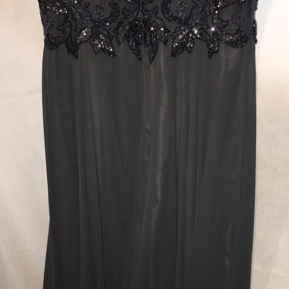 Xscape Evening Gown | Gray With Beaded Top | A-line | Size 10 - Picture 6 of 7